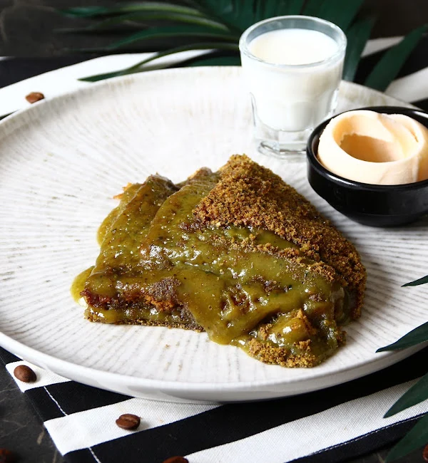 Zeen Premium’da kahveyle sunulan baklava
